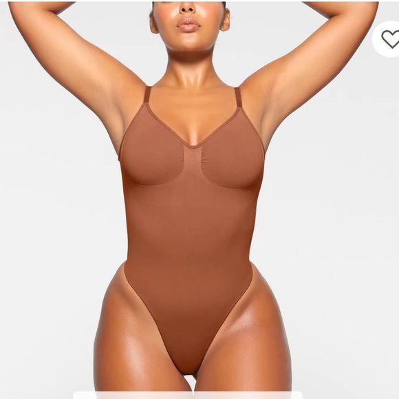 SKIMS Other - Skims Seamless Sculpt Low Back Thong Body Suit Bronze